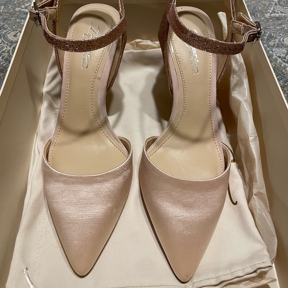 Brand new Vince Camuto shoes - Picture 2 of 6